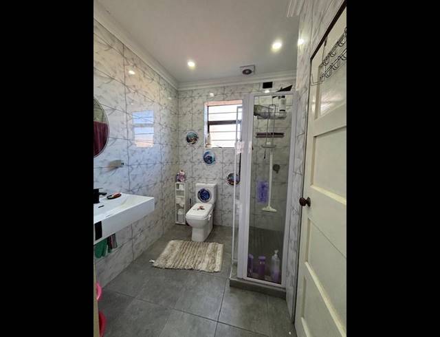 2 BEDROOM HOUSE FOR SALE IN GLENWOOD